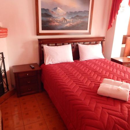 Hostal Imperial Quito Esterno foto