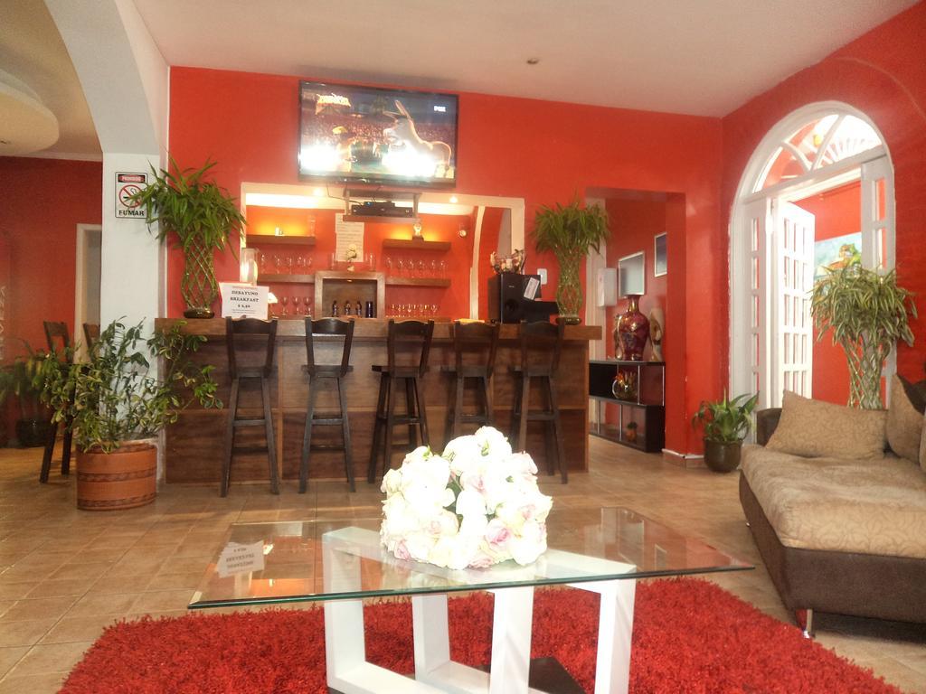 Hostal Imperial Quito Esterno foto