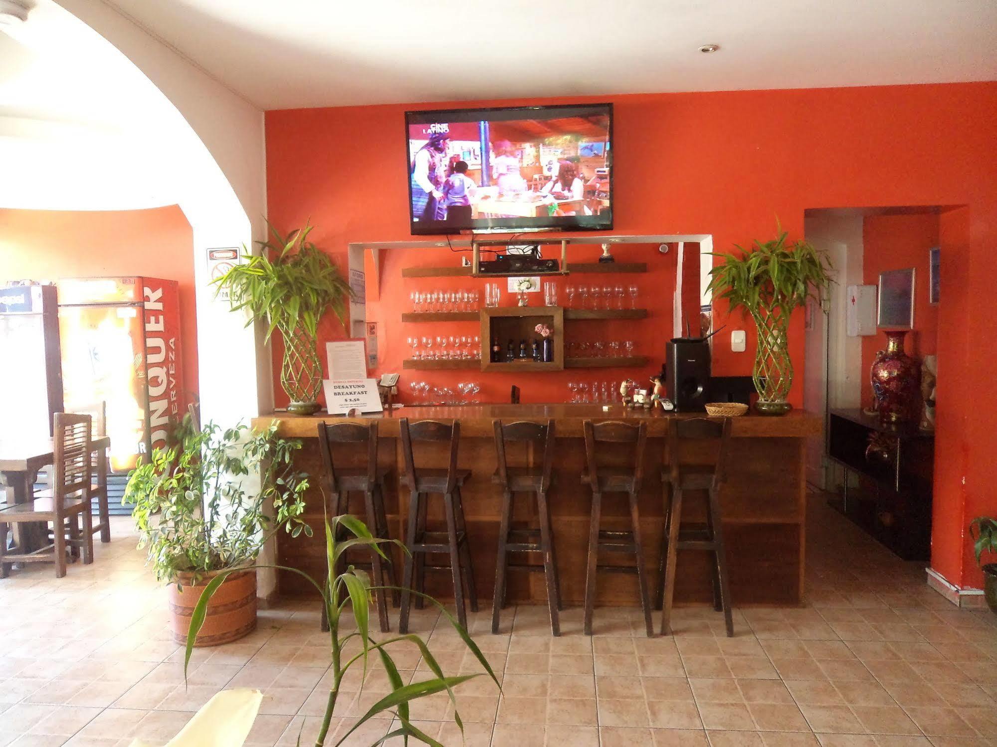 Hostal Imperial Quito Esterno foto