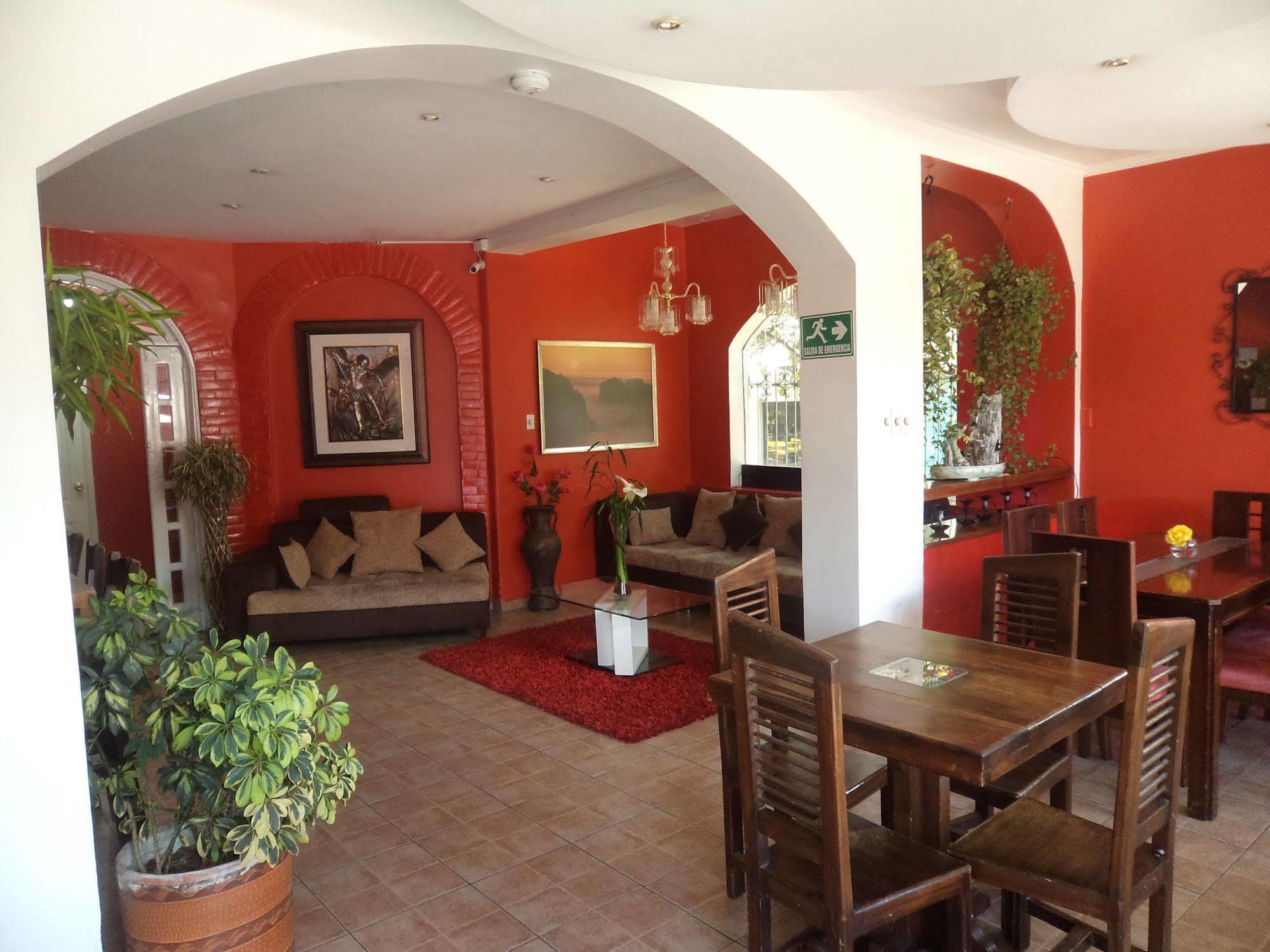 Hostal Imperial Quito Esterno foto