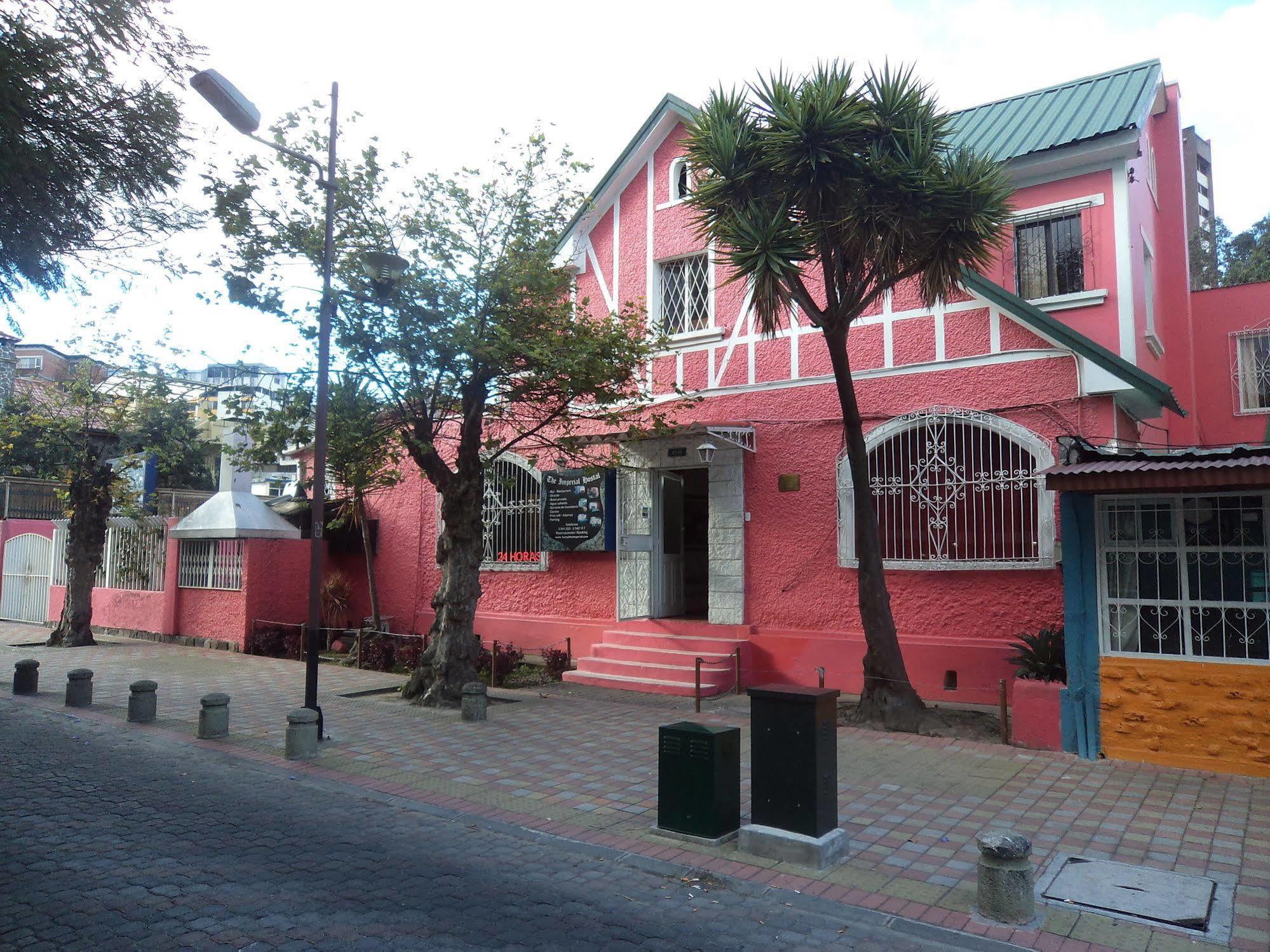 Hostal Imperial Quito Esterno foto