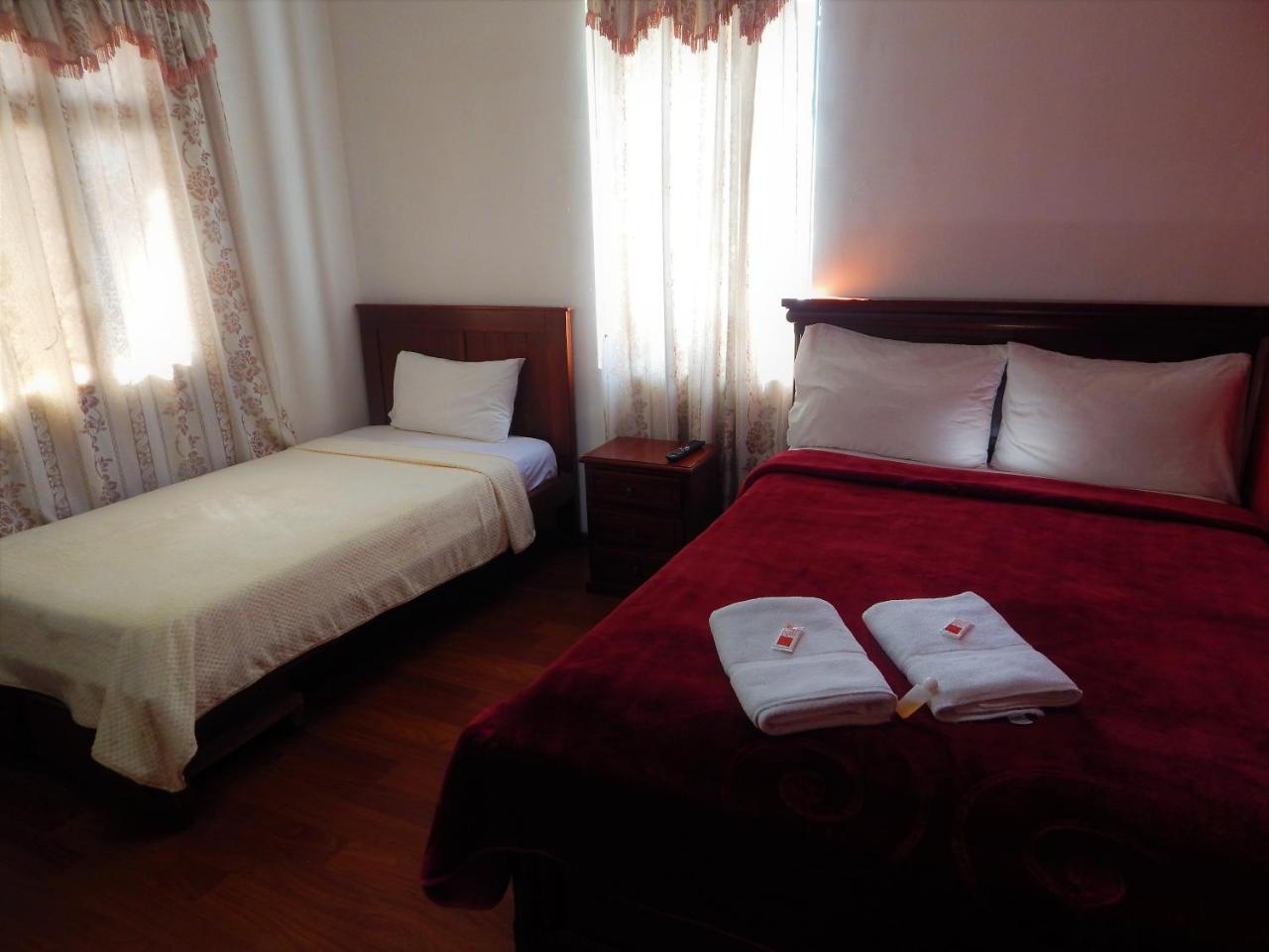 Hostal Imperial Quito Esterno foto