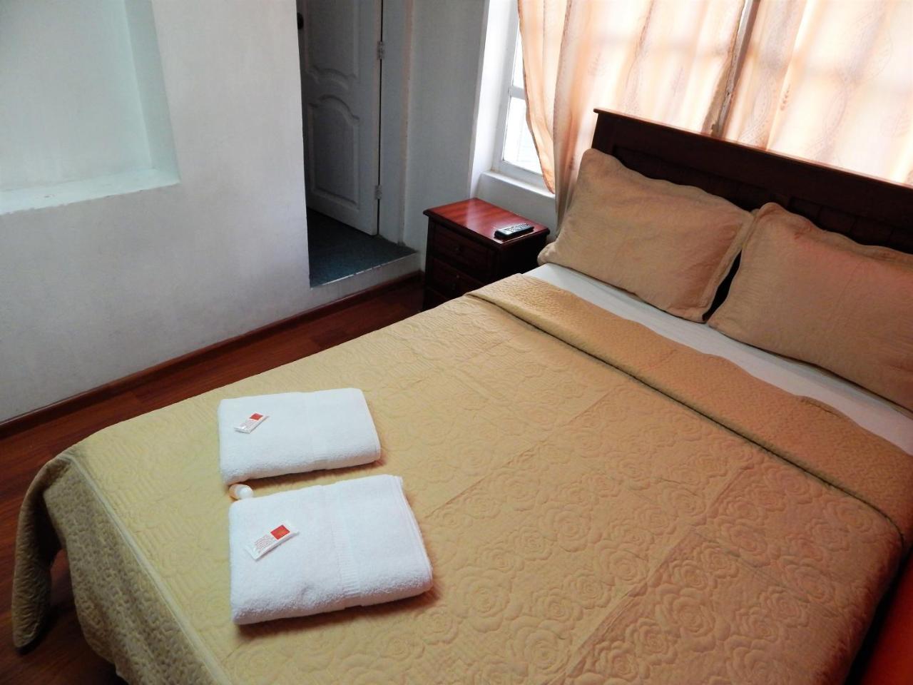 Hostal Imperial Quito Esterno foto