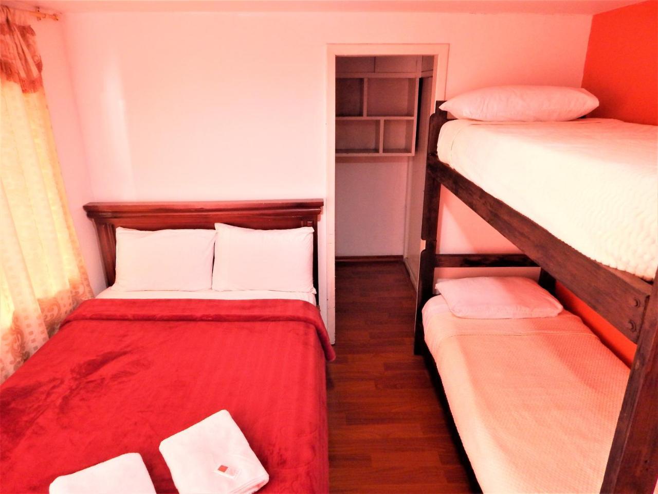 Hostal Imperial Quito Esterno foto
