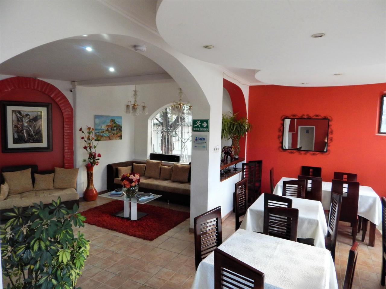 Hostal Imperial Quito Esterno foto
