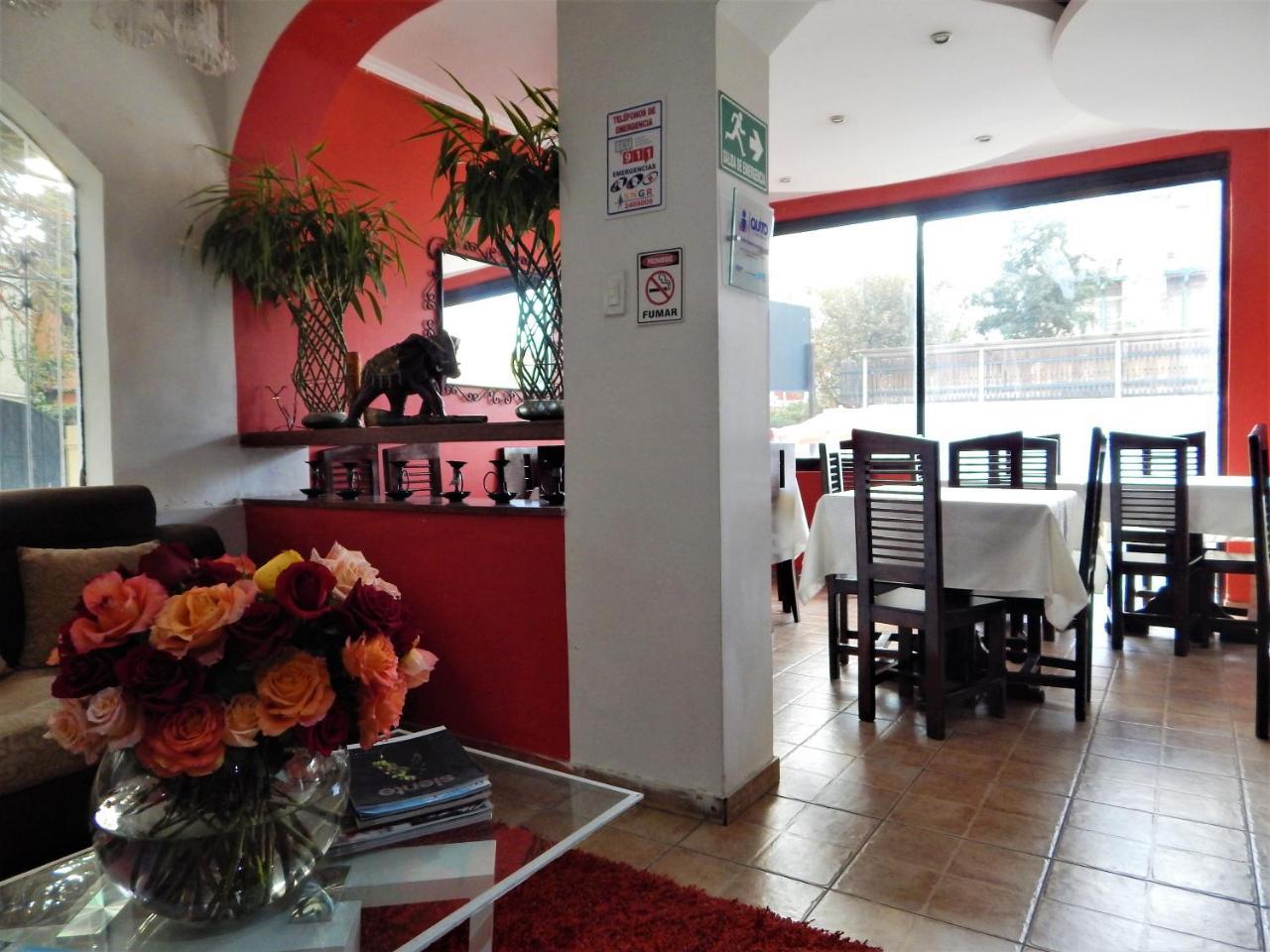 Hostal Imperial Quito Esterno foto