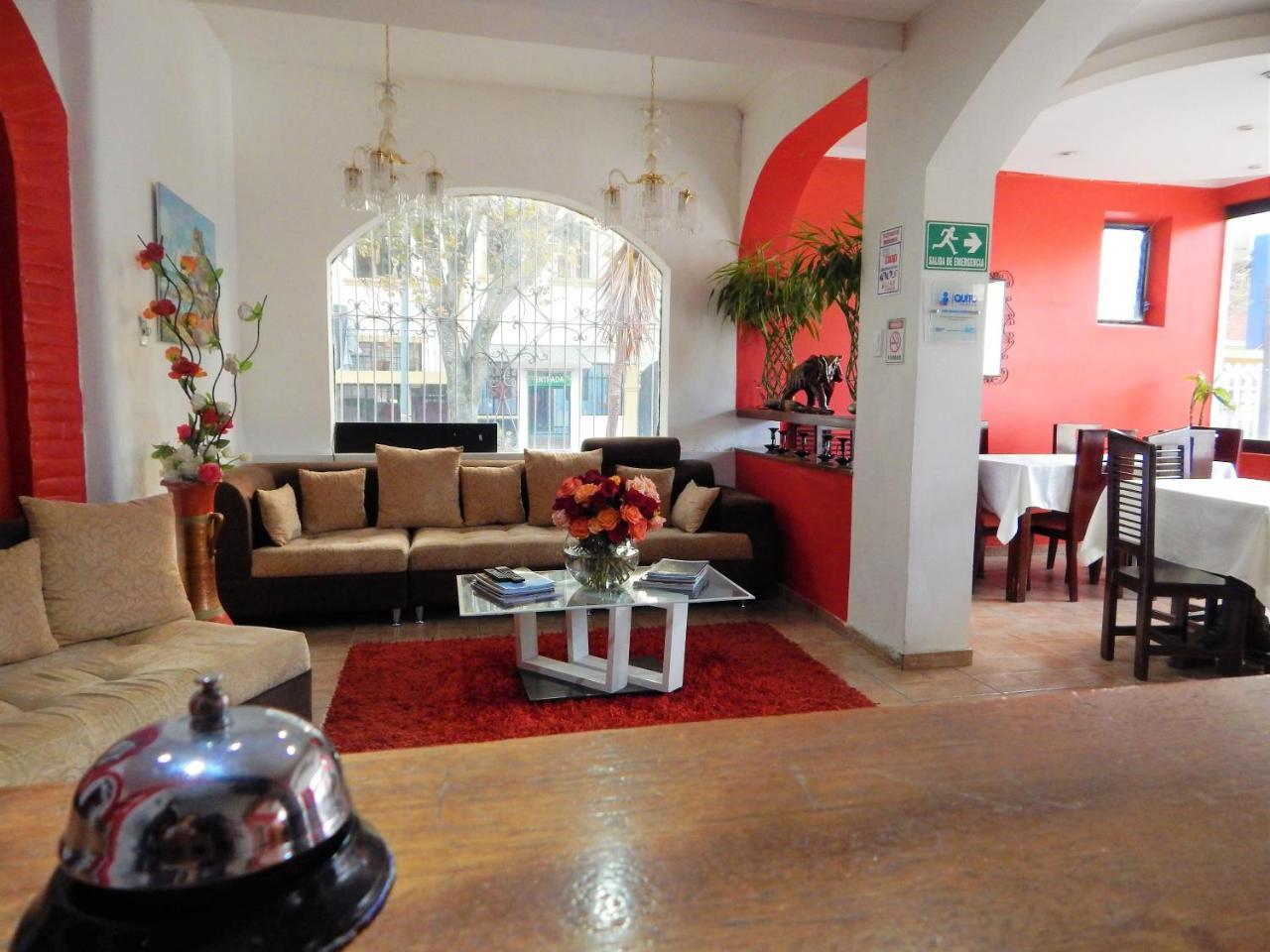 Hostal Imperial Quito Esterno foto