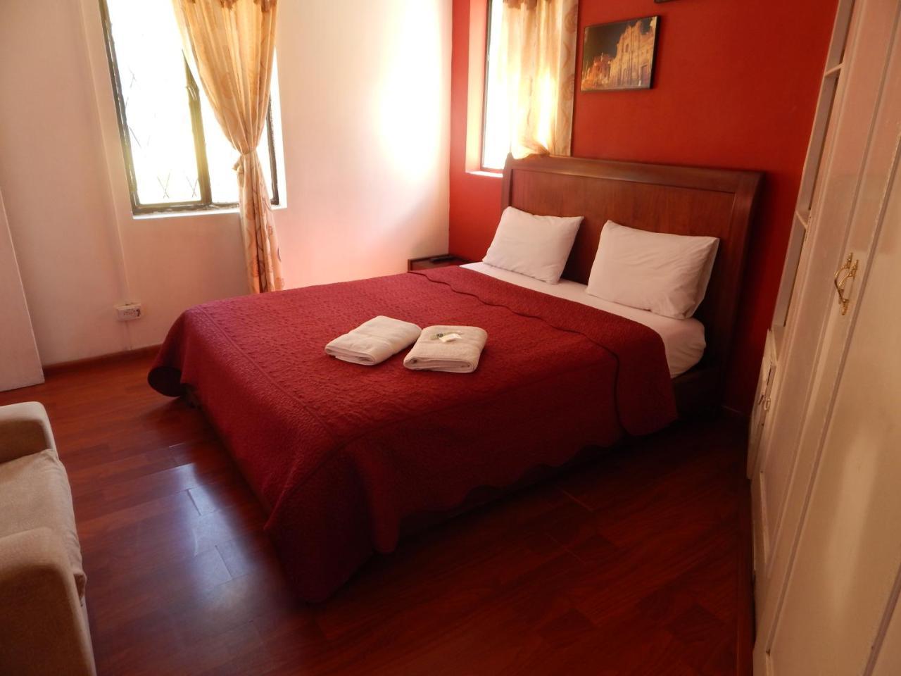 Hostal Imperial Quito Esterno foto